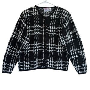 Tally Ho Vintage Black and White Knit Sweater. Size L